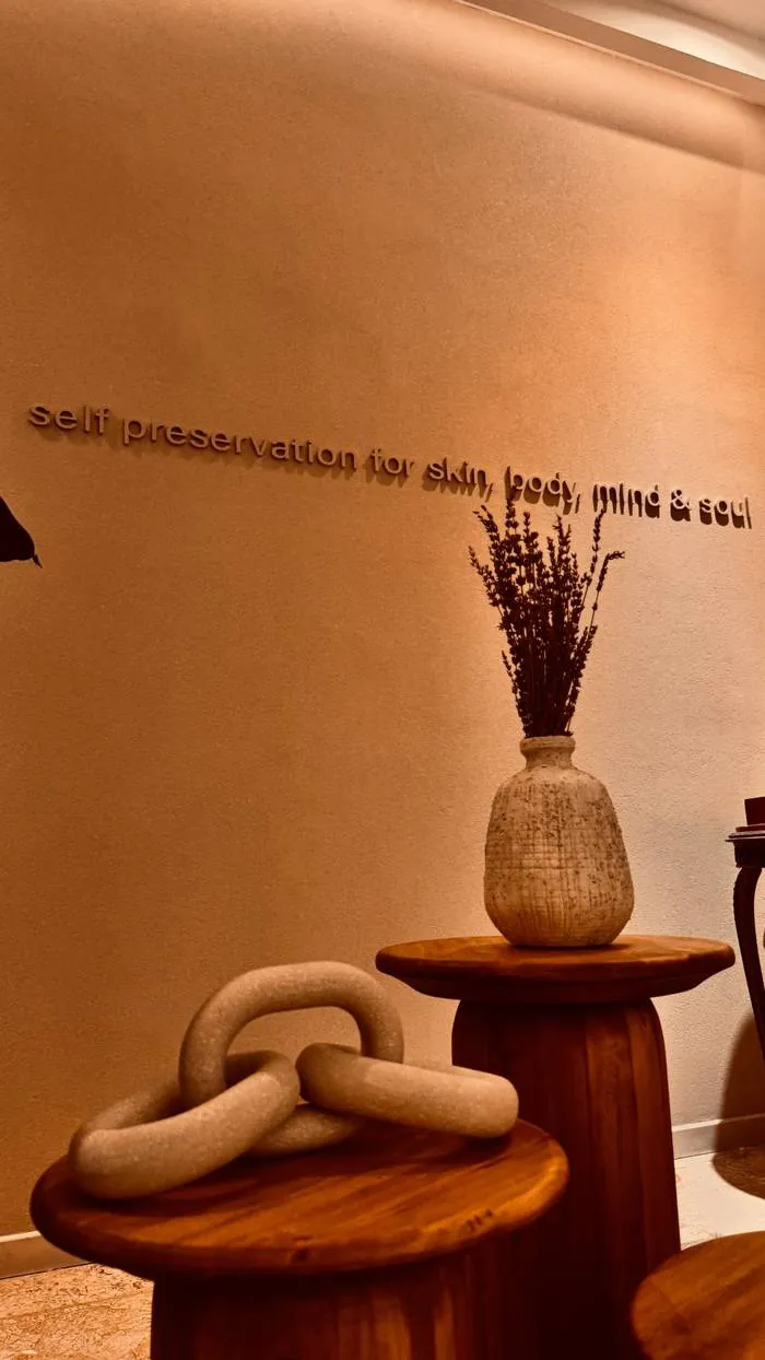 Interior sala tratamientos Spa Belgrano Buenos Aires con frase del spa